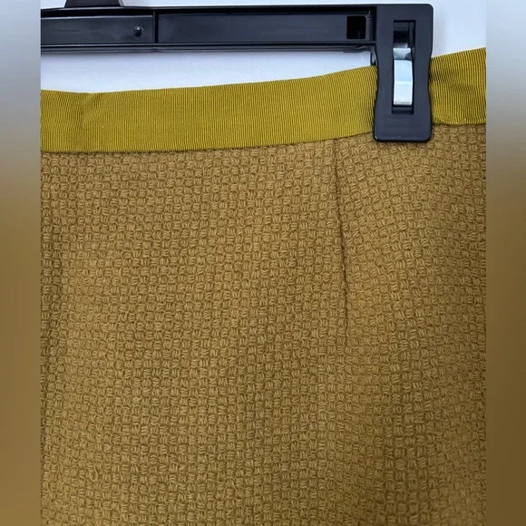 Boden Notre Dame Textured Citronelle Pencil Skirt - Picture 7 of 10